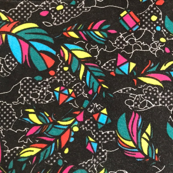 LuLaRoe Leggings OS - Black With Feathers - EUC - Picture 3 of 5